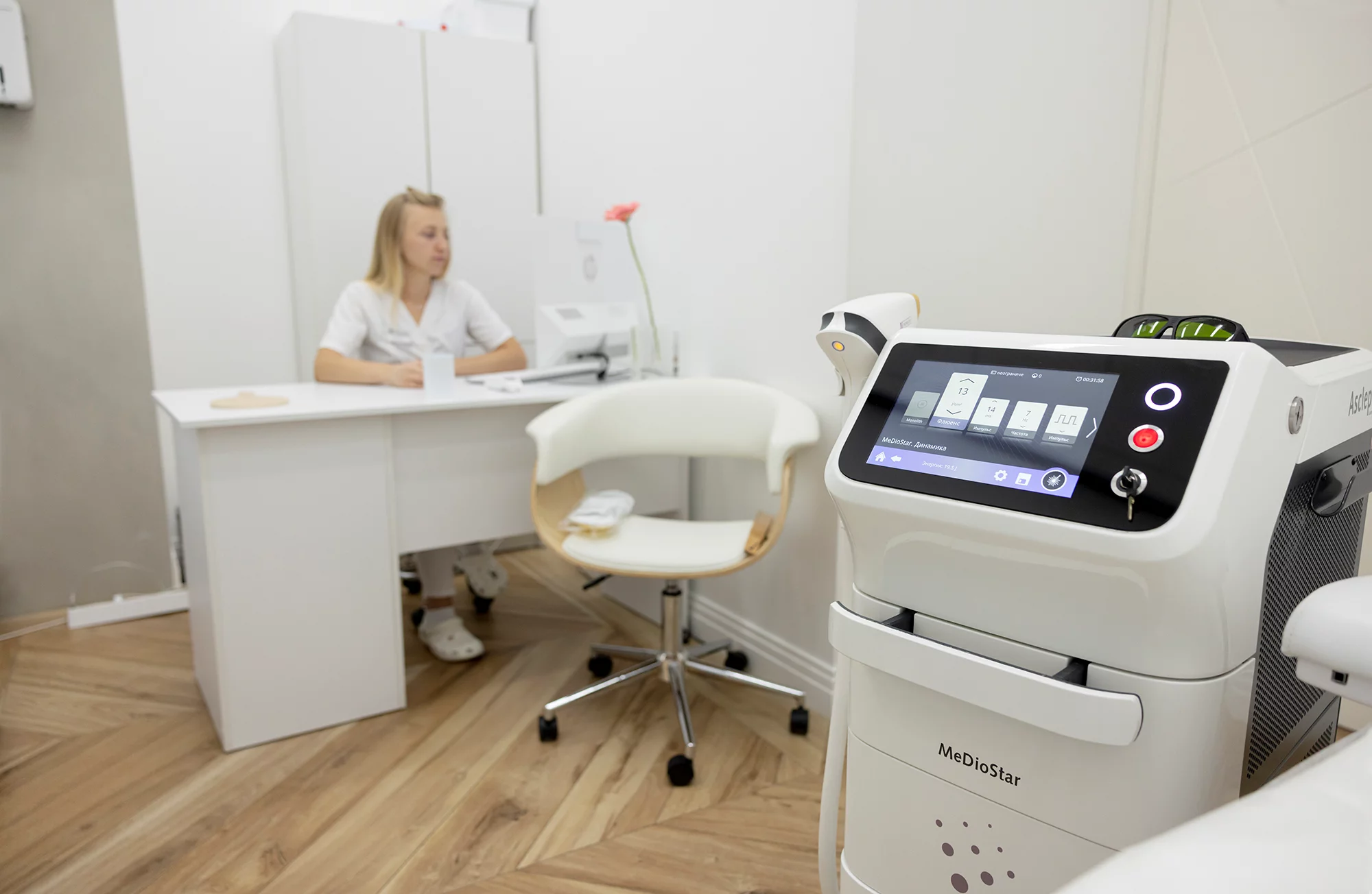 Лазерная эпиляция после родов и при ГВ – когда можно и чего ожидать