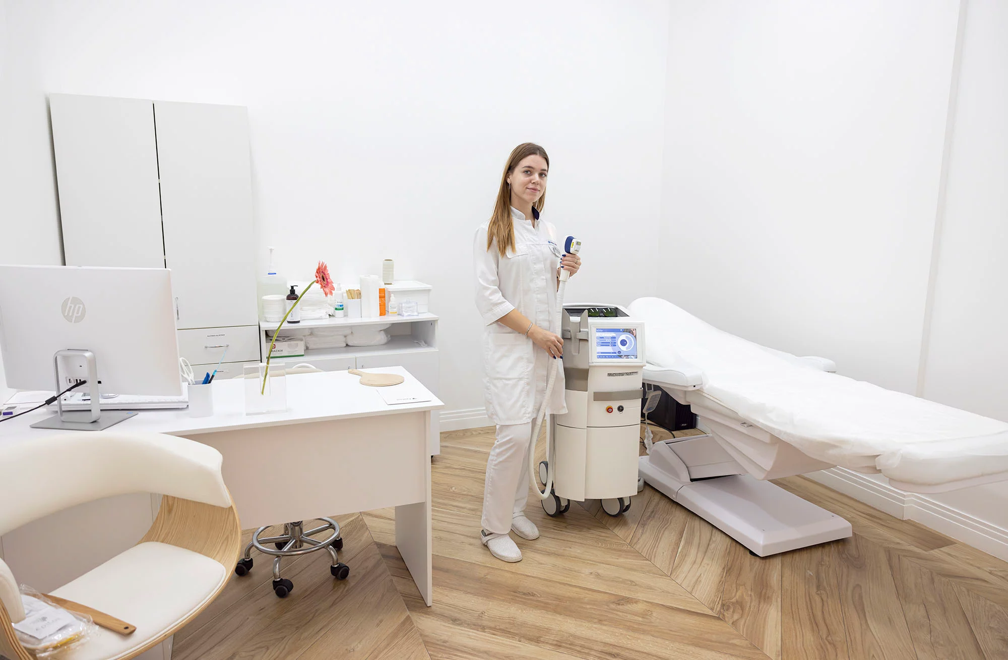 Стресс и рост волос: как тревожность влияет на восприятие результатов лазерной эпиляции